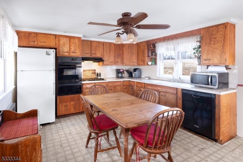 960 Sergeantsville Rd