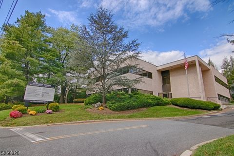 Photo of 40 Morristown Rd, Bernardsville, NJ 07924 (MLS # 3995173)