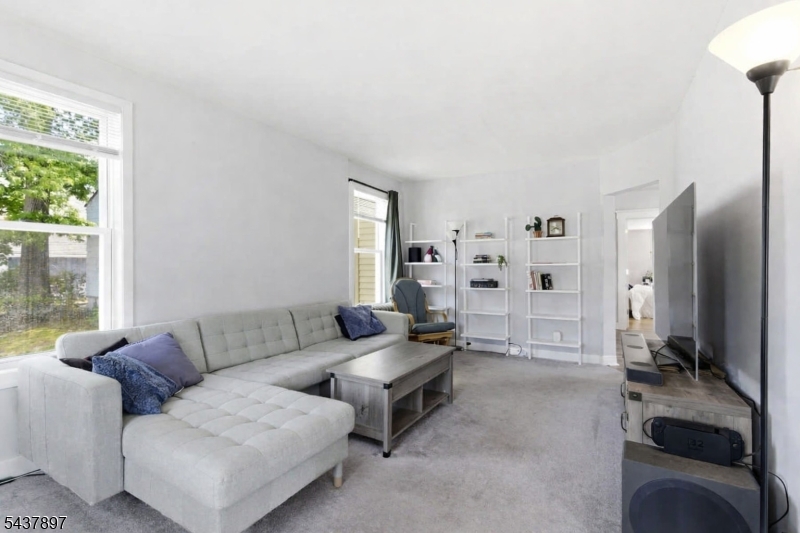 29 Gregory Ave