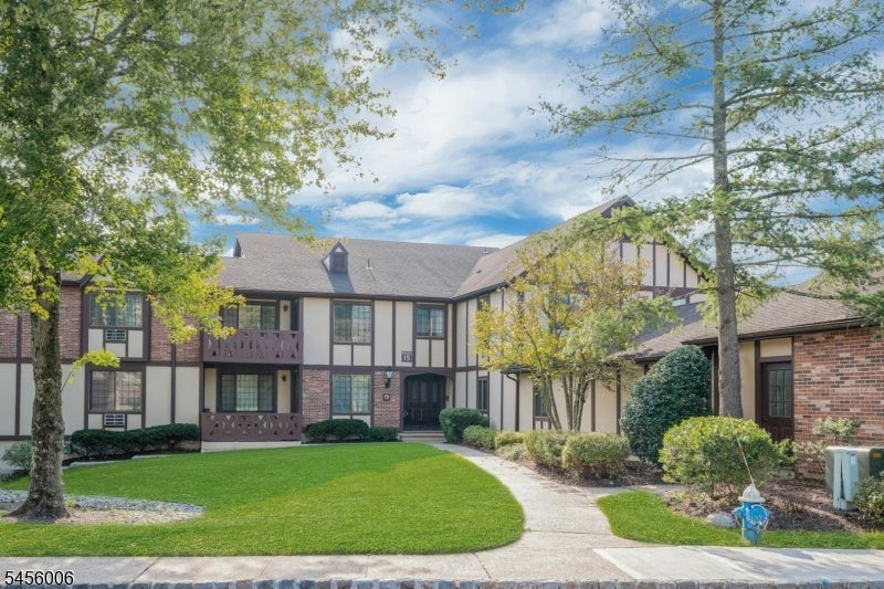 15F Kensington Rd F