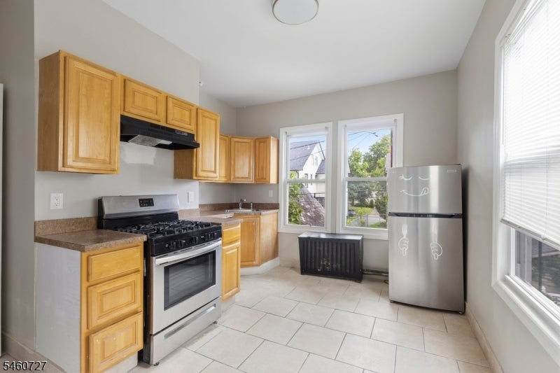 37 Mapes Ave 12