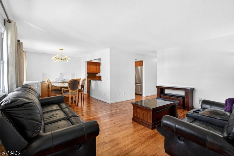 407 Saint Marks St 2