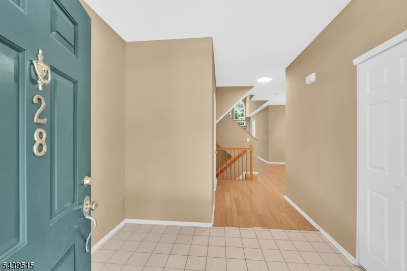 28 Kensington Dr