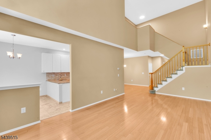 28 Kensington Dr