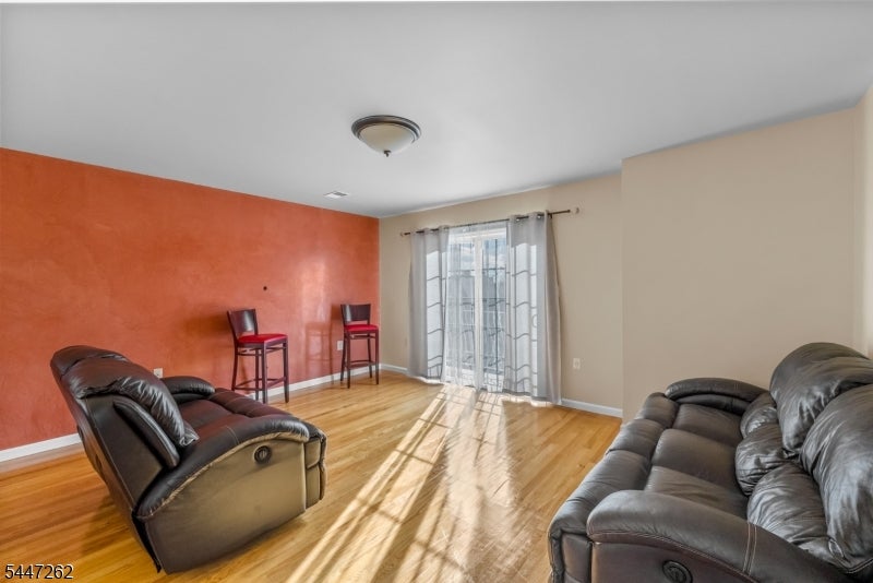 23 Chester Ave 2