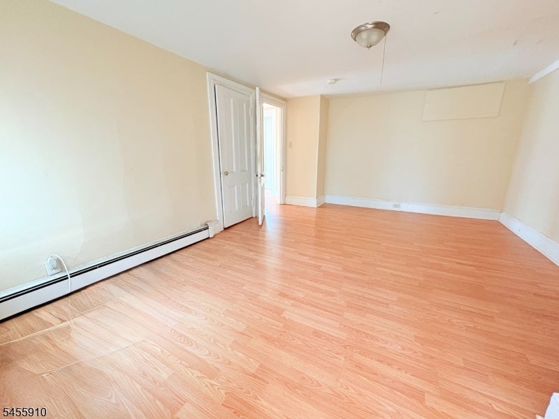 136 Main St 5