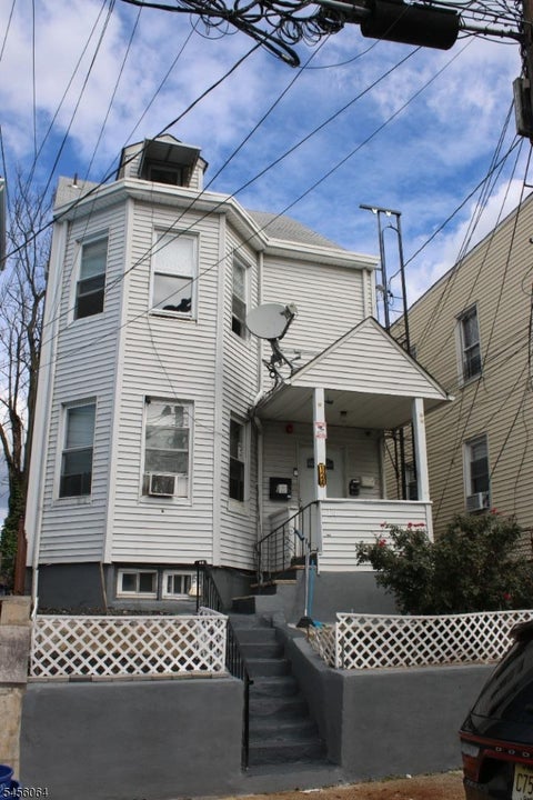 Photo for 124 Albion Ave