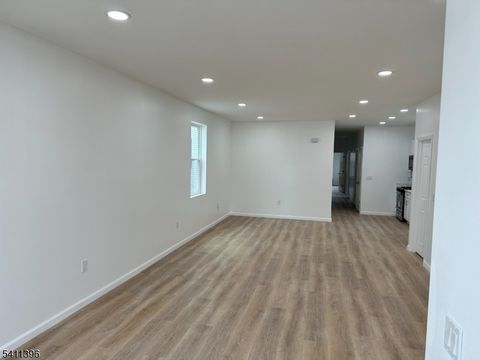 106 Mill St Paterson City NJ 07501