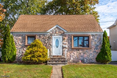 Photo of 176 Bogert St, Totowa, NJ 07512 (MLS # 3994921)