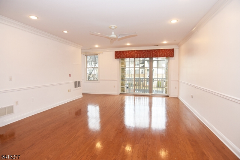 369 Victoria Drive 369