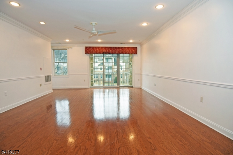 369 Victoria Drive 369