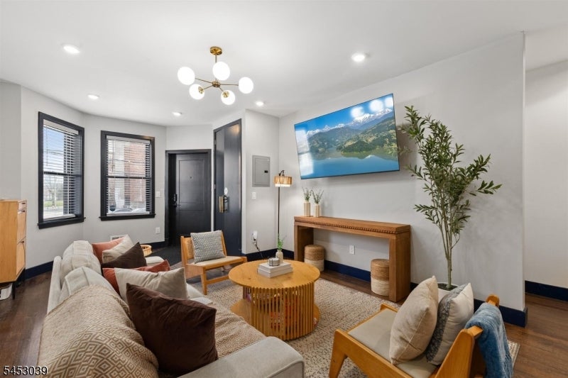245 Summit Ave