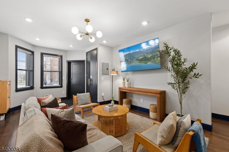 245 Summit Ave