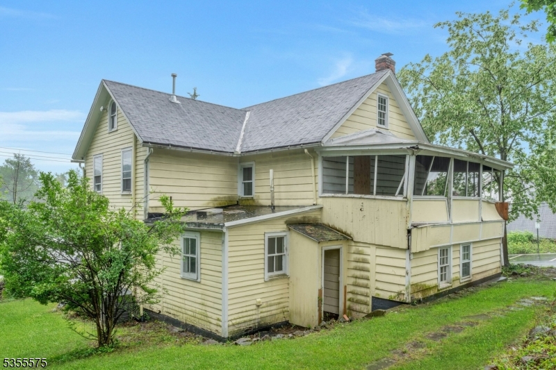 29 S Valley Rd
