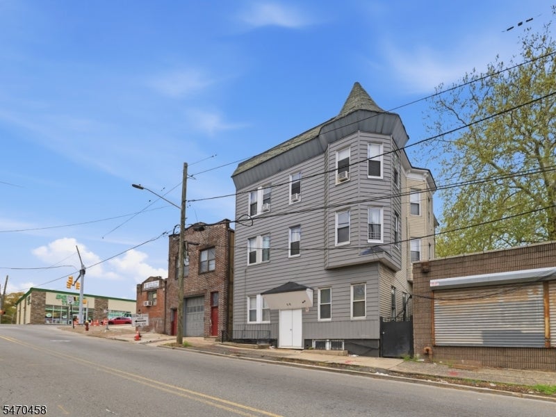 68 Mill St 4