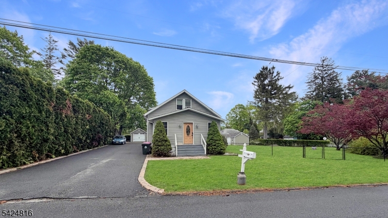 2 Pine St