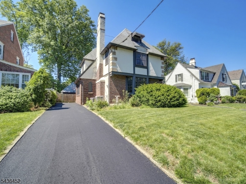 1136 Coolidge Rd