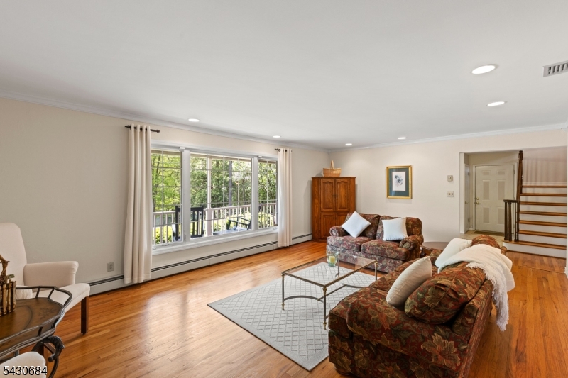 15 Lake Riconda Dr