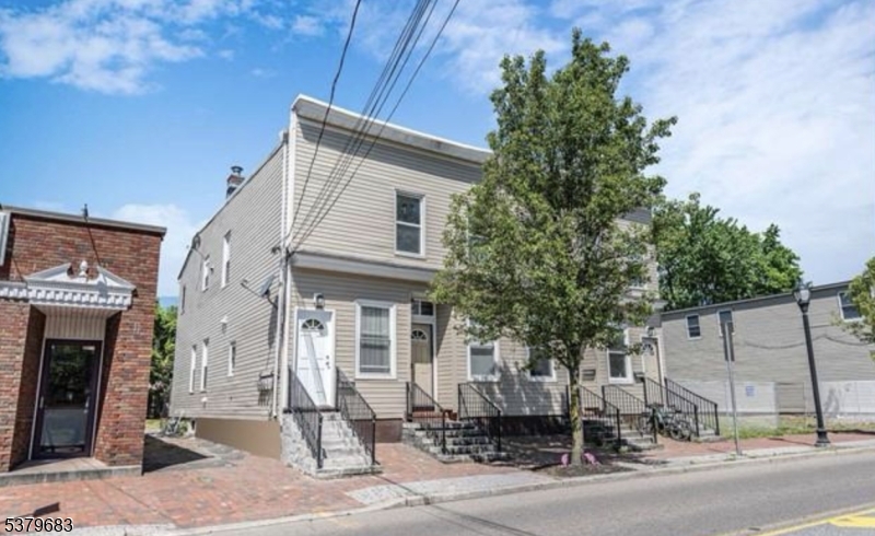 1099-1101 Ringwood Ave