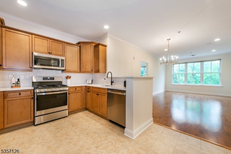 545 Morris Ave 213