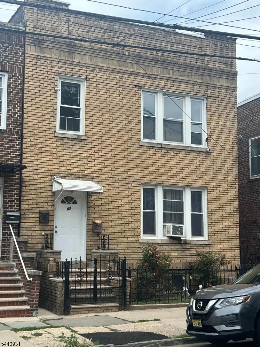 83 Davenport Ave