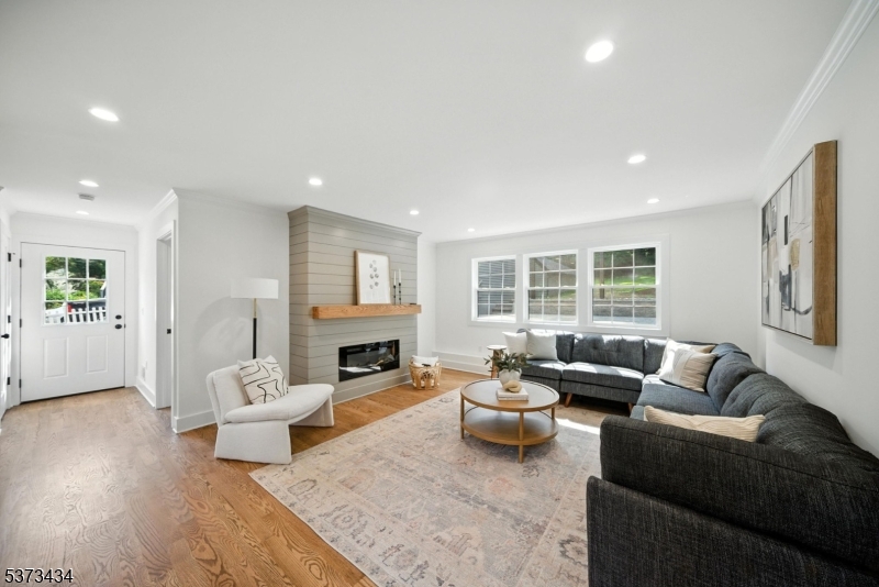51 Southwynde Dr