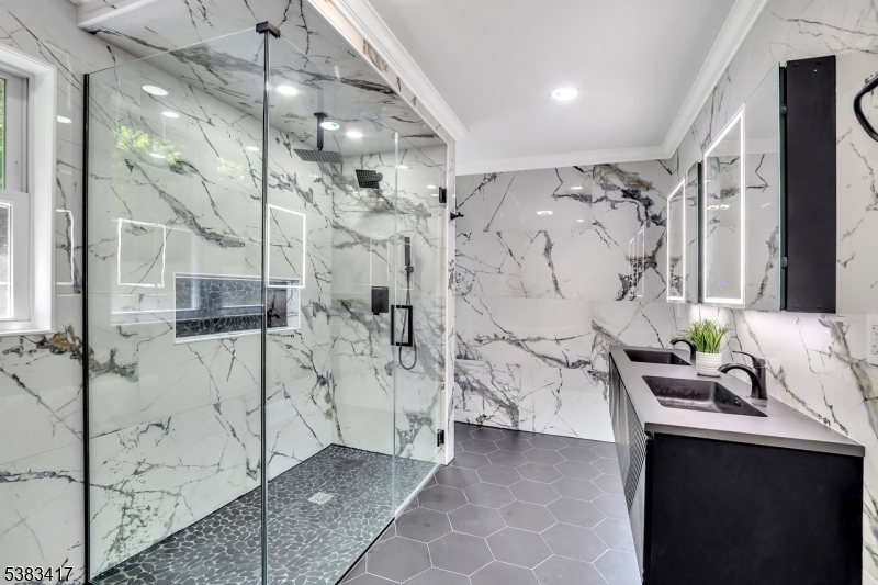 23 Meadow Ln