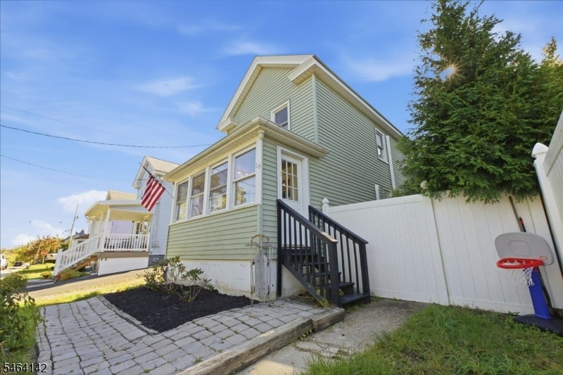 16 Green St