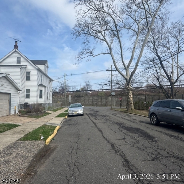 10 Olive St