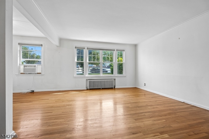 349 Bloomfield Ave 10