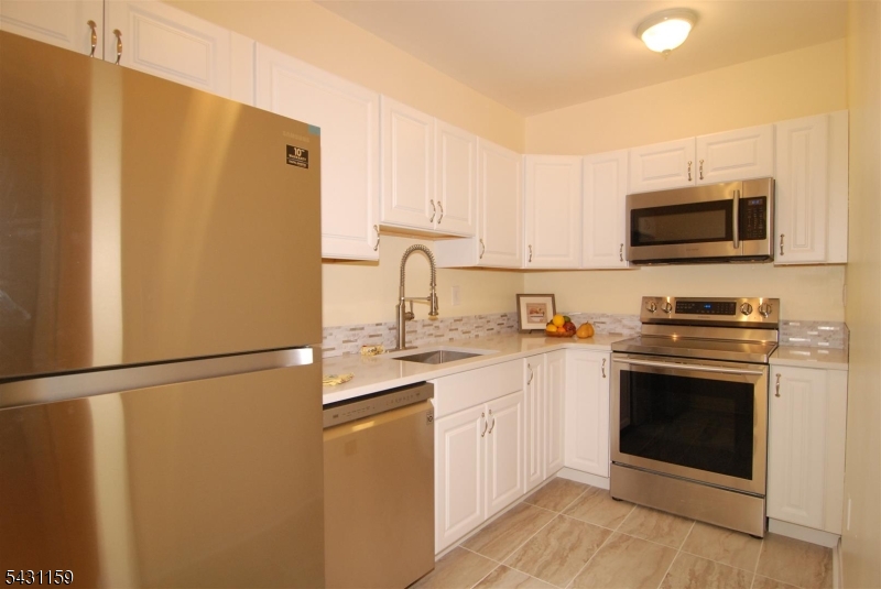 124 E Main St 209