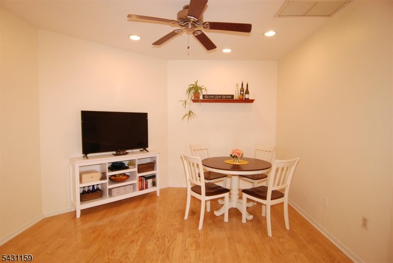 124 E Main St 209