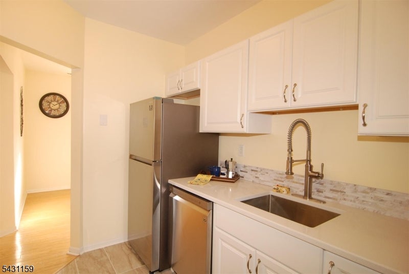 124 E Main St 209
