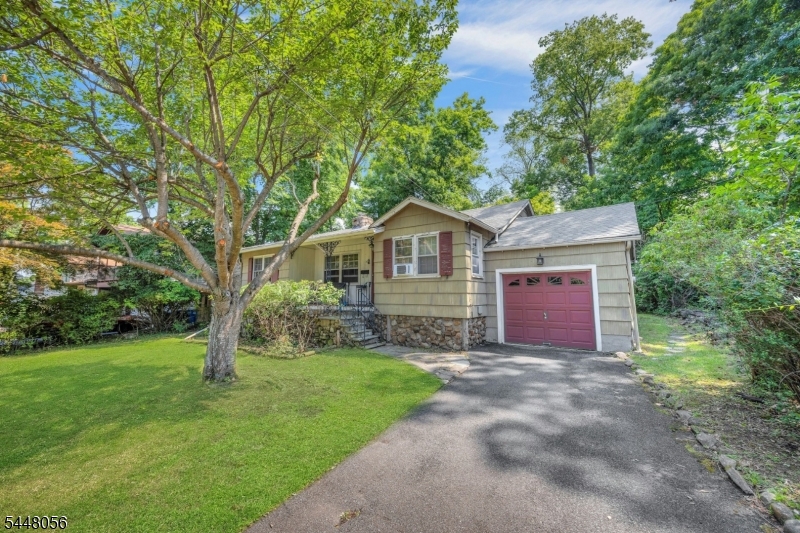 51 Laurel Dr