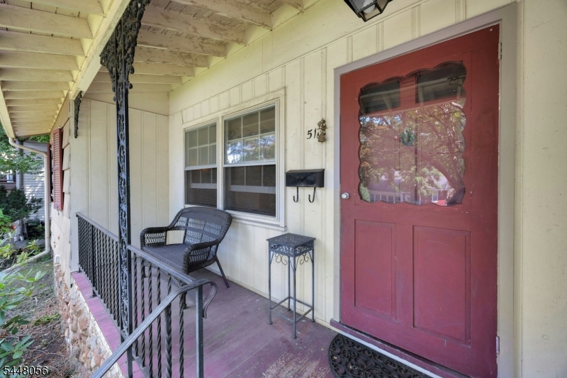 51 Laurel Dr