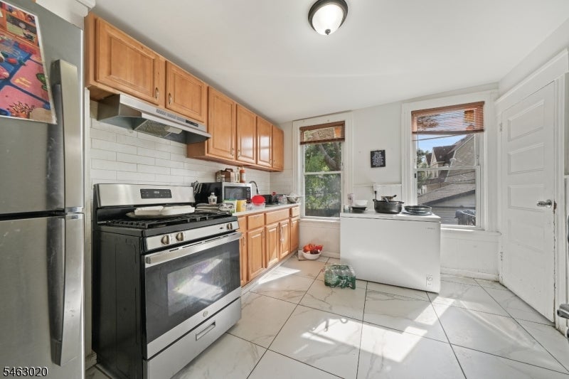 142 Greenwood Ave