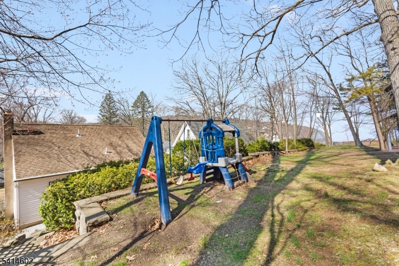 83 Chestnut Hill Drive West