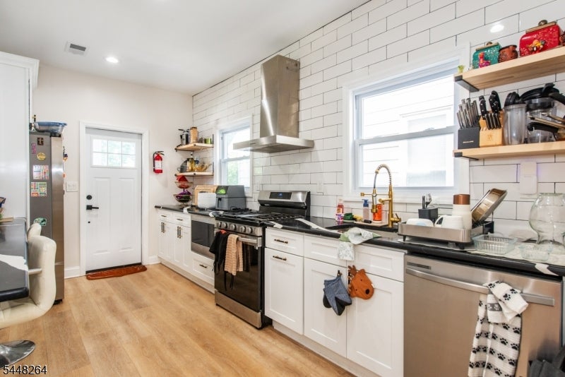 26 Dankoff Ave