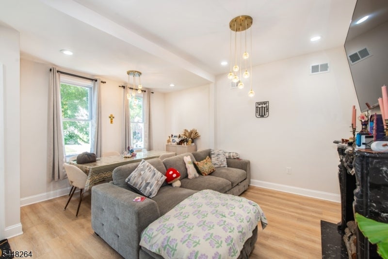 26 Dankoff Ave