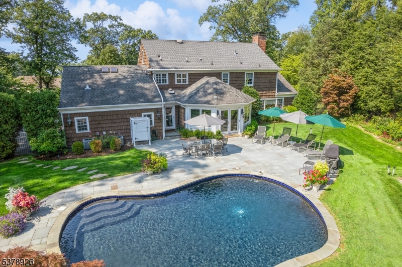 175 Forest Way