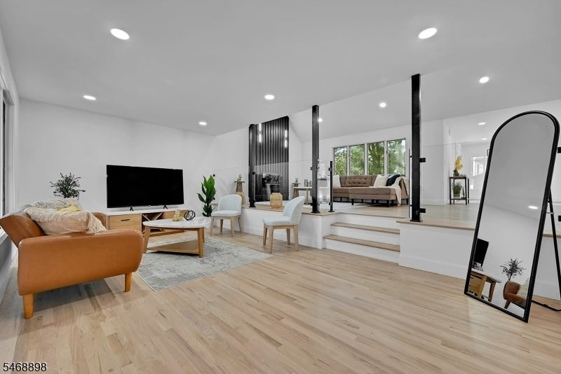 236 Campora Dr