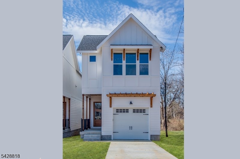 2 Donald St