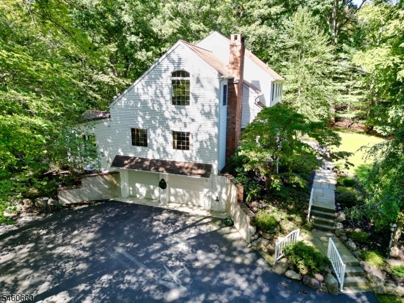 463 Laurel Ln