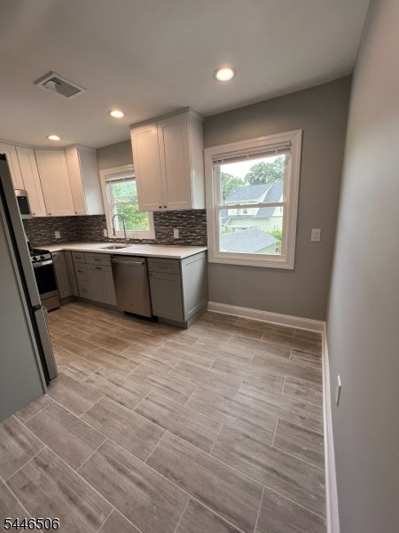 20 Van Dyke Pl 2