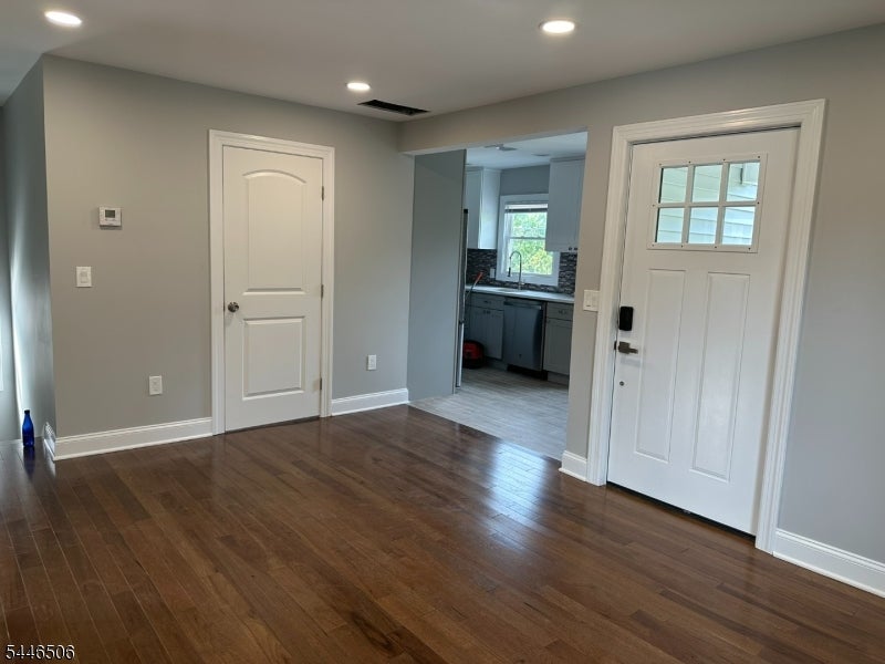 20 Van Dyke Pl 2