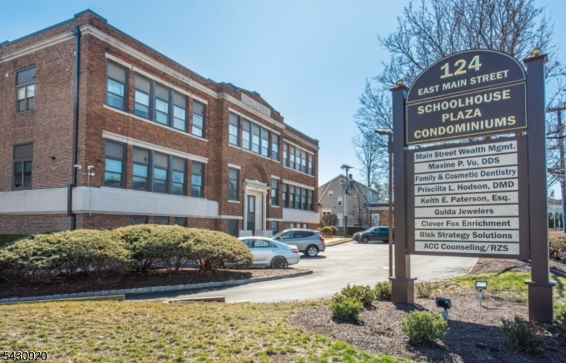 124 E Main St 211