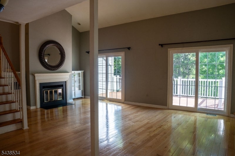 4 Delaware Ln