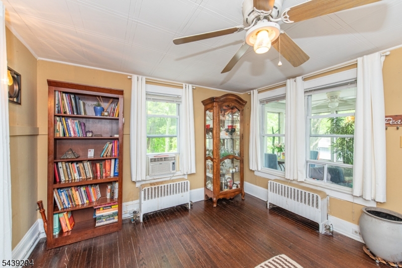 133 Woodside Ave