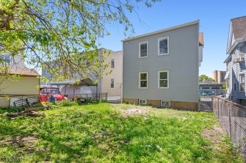 226 N Clinton St 2