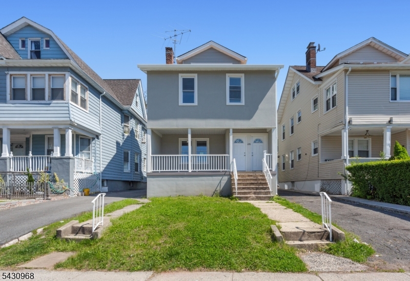 226 N Clinton St 2